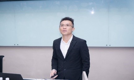2-Darryl Wang