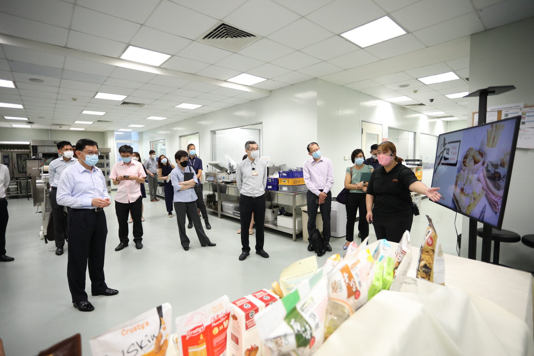 DPM-Heng-Visit-5Jan2022_Main-2048x1365
